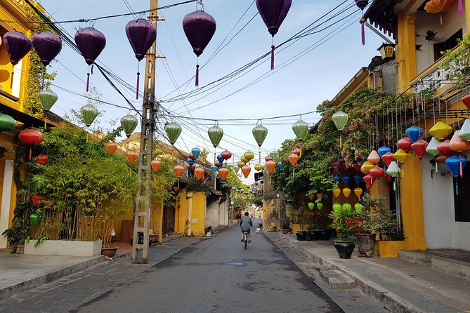 Hoi An Coffee Tasting And Old Town Discovering Tour - Coffee Tasting Starts at Hoachampa, Then Walks Into Old Town