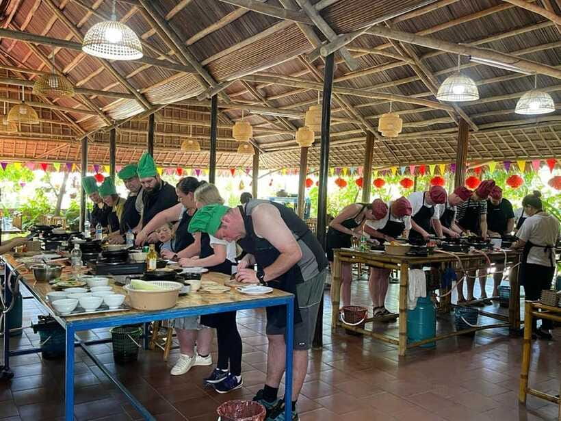 Hoi An: Cooking Class, Crab Fishing-Basket Boat, Market Tour - Welcome drink, rest, and getting ready to cook