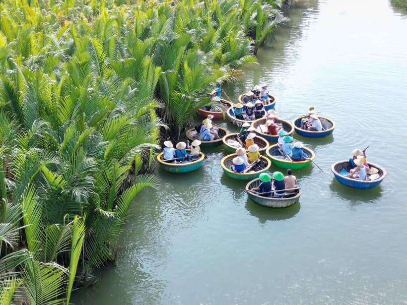 Hoi An: Cooking Class, Crab Fishing-Basket Boat, Market Tour - Getting picked up and finding your place in the day