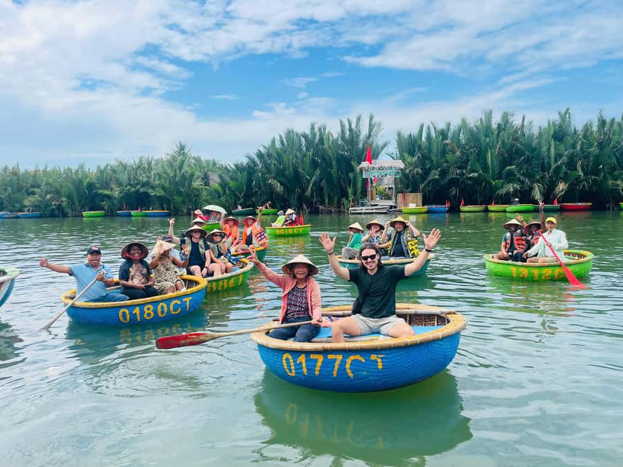 Hoi An: Cooking Class in Coconut Jungle with Market Tour - Net fishing and purple crabs: hands-on canal reality