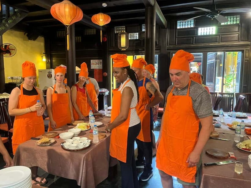 Hoi An: Cooking Class with Exploring Hoi An Market - The Hoi An Market Walk: Sights, Smells, and Ingredient Choices