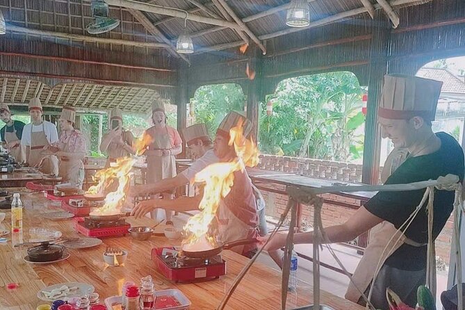 Hoi An Cooking Class with Market Visit - Group Size and the Feel of the Class