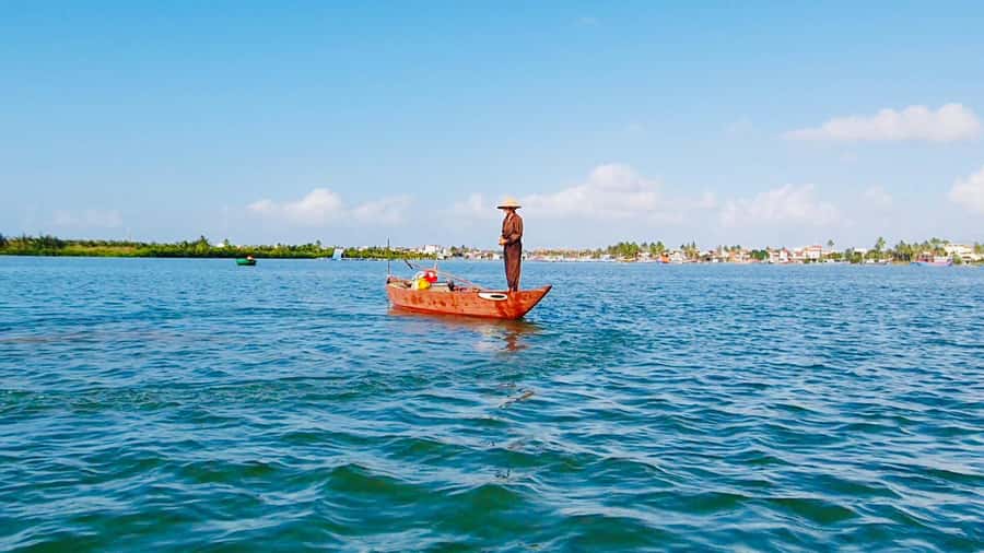 Hoi An : Cooking Class with Phở and Bamboo Basket Boat Tour - Welcome drink, rest, and time to reset