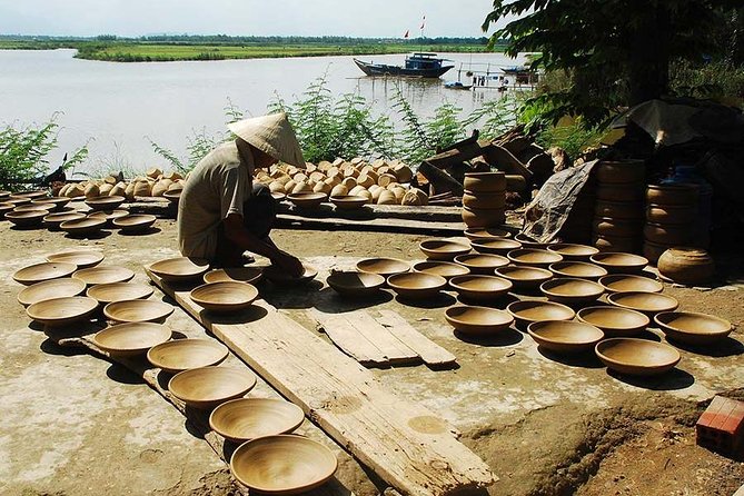Hoi An Countrylife Tour Experience & Vietnamese Set Menu - Stop 1: Thanh Ha pottery village and the craft houses