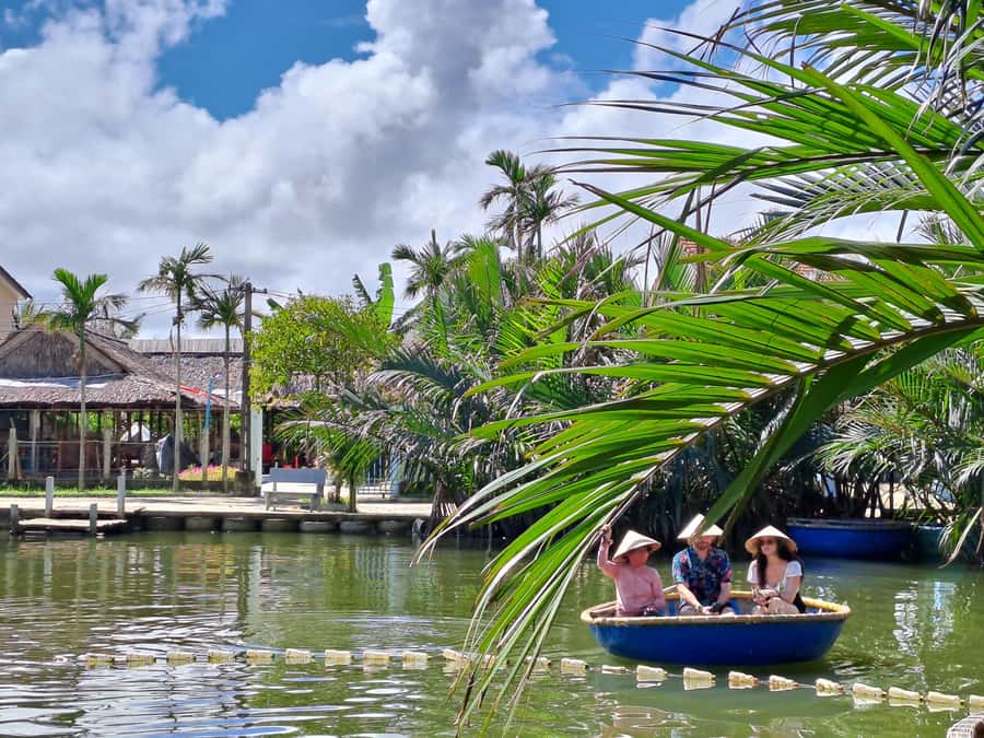 Hoi An Countryside: Biking, basket boat, herb garden, foods - Cam Thanh Water Coconut Village: Basket Boat Rowing and Crab Lessons