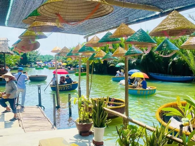 Hoi An: Countryside Biking Sighseeing & Basket Boat Ride - Pedaling to Tra Que: where the countryside becomes hands-on