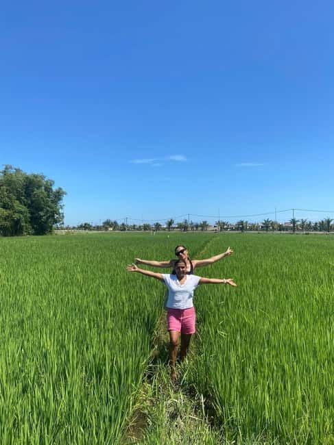 Hoi An: Countryside Biking Sighseeing & Basket Boat Ride - Shrimp farms, rice fields, and real rural life on two wheels