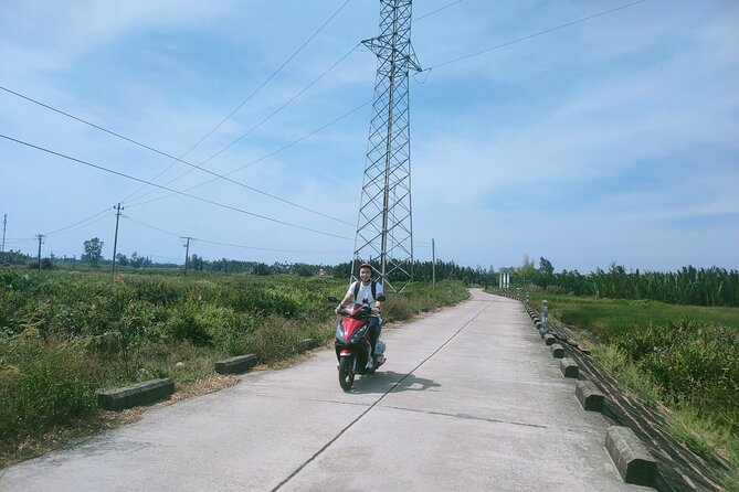 Hoi An Countryside Discovery Tour By Motorbike - Local food - Cam Thanh basket boat and purple crab fishing from bamboo boats