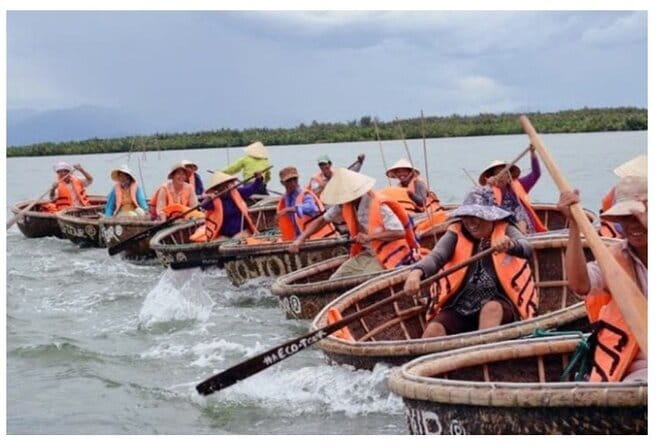 Hoi An Countryside Tour by Car/Motorbike or cycling - Rice and Noodles Making: The Family Kitchen Part