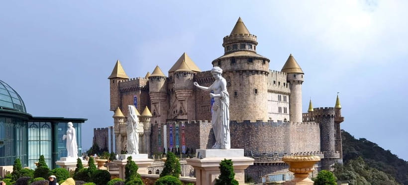 Hoi An/Da Nang: Ba Na Hills & Golden Bridge Tour with Dinner - Golden Bridge: What You’ll See and How to Work With the Crowds