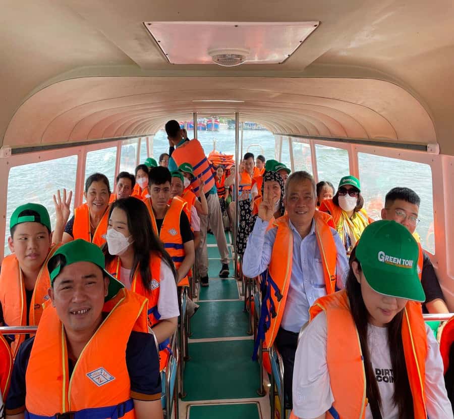 Hoi An/Da Nang: Cham Island Daily Tour with Snorkeling - Local market on Cham Island: A quick taste of daily life
