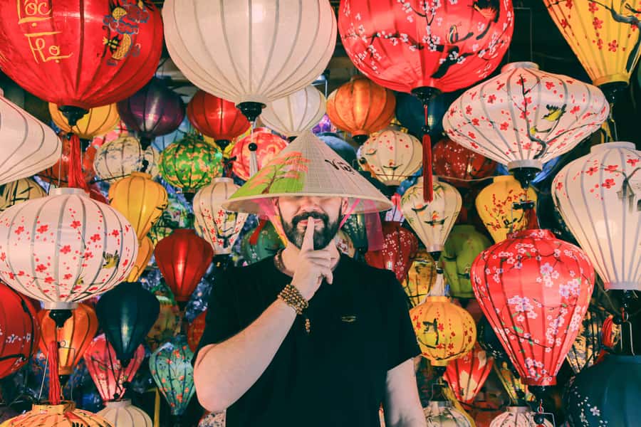 Hoi An/Da Nang: Private Photoshoot & Guided Walking Tour - Stop-by-stop: Lantern Street, Yellow Alley, and Hoai River shots