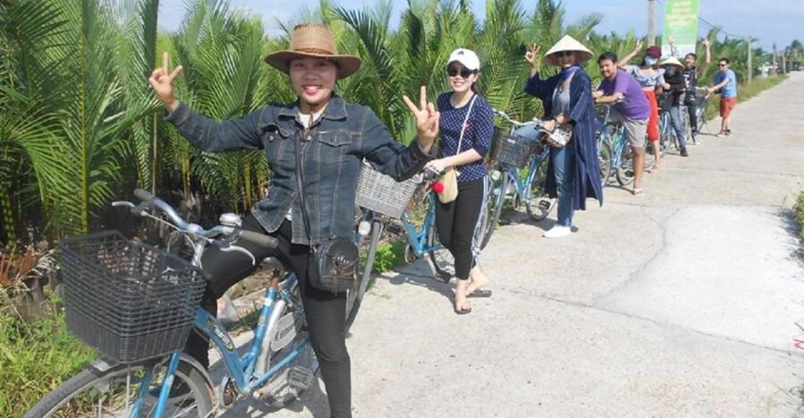 Hoi An Eco Bicycle Tour and Basket Boat Ride - Fishing with farmers: organic garden stops and catching fish with bamboo traps