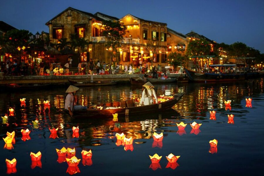 Hoi An: Evening Food Culture Tour by Vespa - Family-run heirlooms and the French-Chinese flavor mix