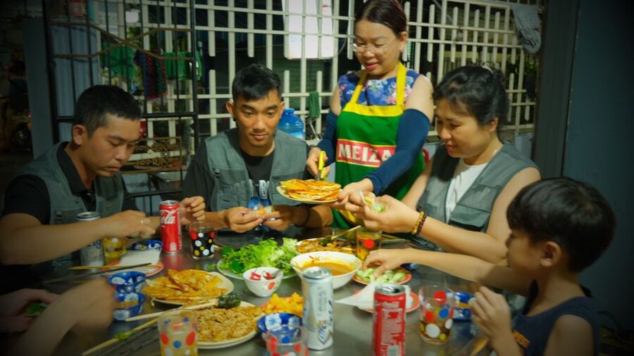 Hoi An: Evening Food Culture Tour by Vespa - Why dusk is the right time for Hoi An food