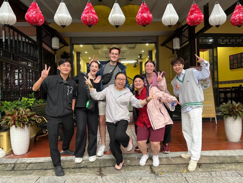 Hoi An: Evening Food Tour with 7 Tastings and Boat Trip - The Food Lineup: White Rose Dumplings, Cao Lầu, and the Classics You’ll Taste