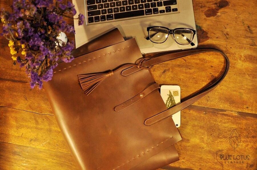 Hoi An: Experience Handmade Leather Making in Oldtown - What you can make: wallet, passport cover, card holder, and a name tag