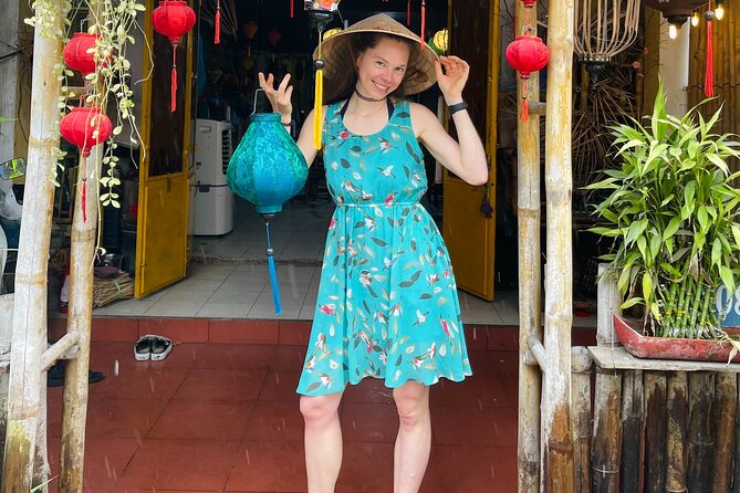 Hoi An Foldable Bamboo Silk Lantern and Evening Street Food Tour - Lantern making meets dinner plans: the big idea