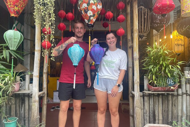 Hoi An Foldable Bamboo Silk Lantern and Evening Street Food Tour - Price and logistics: what you’re really paying for
