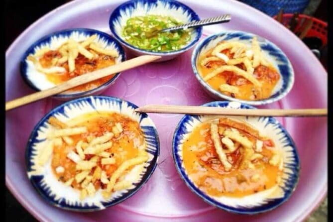 Hoi An food tour - Lily’s approach: history, names, and allergy handling