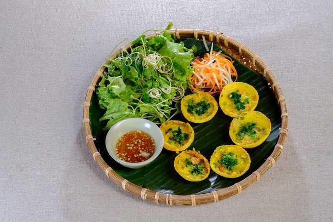 Hoi An Food Tour by Motorbike with Tastings and Dinner - Tastings you’ll likely savor: sandwich, pancake, and an egg dish