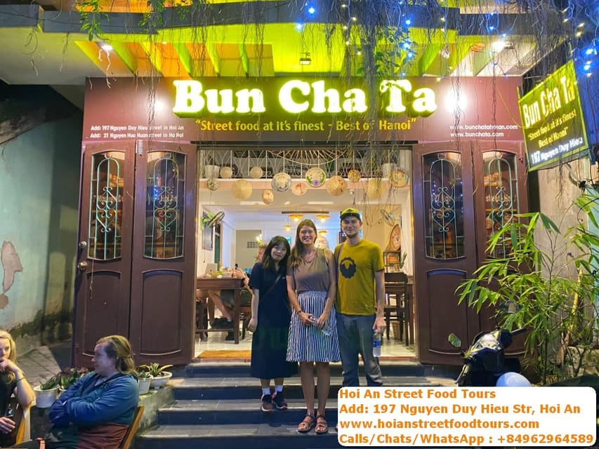 Hoi an food tour with 8 different street food tasting - The guides: Lucky and Phi Phi set the tone