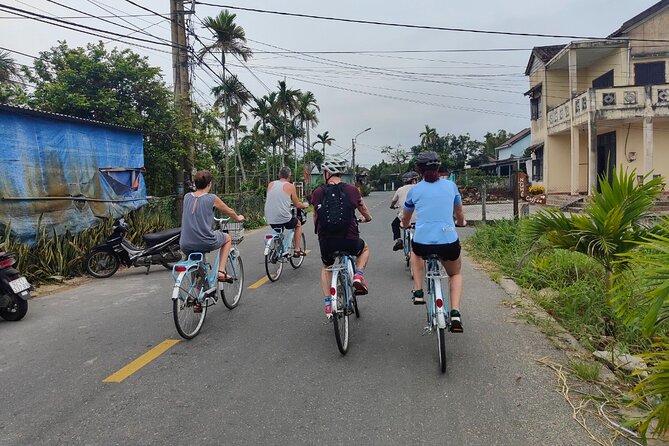 Hoi An Half-Day Bicycle Tour: Visit Herb Village, Row Basket Boat - Tra Que herb village: what you’ll do besides look