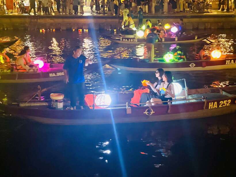 Hoi An: Hoai River Boat Ride with Flower Lantern Release - Key highlights you’ll notice right away