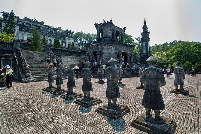 Hoi An: Imperial Hue And Hai Van Pass Full-day Tour - Hue Citadel: seeing the Forbidden Purple City area in a structured way