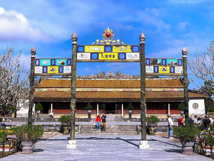 Hoi An: Imperial Hue And Scenic Hai Van Pass Discovery Tour - Khai Dinh Royal Tomb: short visit, feng shui-inspired design