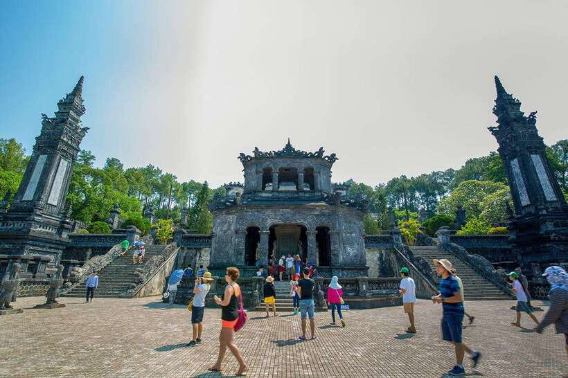 Hoi An: Imperial Hue And Scenic Hai Van Pass Discovery Tour - Đại Nội and the Hue Citadel dress code you’ll need to follow