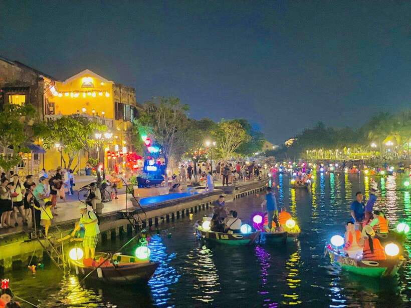 Hoi An: Lantern Boat Ride on the Hoai River - Finding Kazimierz Kwiatkowsky Square and Getting to the Dock