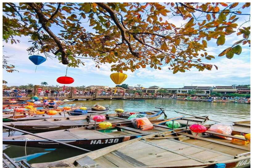Hoi An : Lantern Boat Trip & Release Lantern - Traditional music on board, and why it matters more than you think