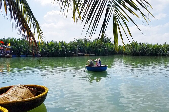 Hoi An: Lantern Making and Basket Boat Tour - Entering Hoi An Ancient Town: Your Lantern-Making Class