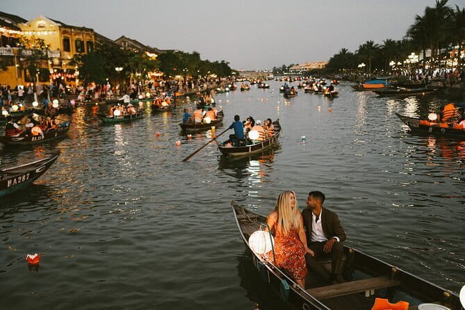 Hoi An Lantern Shop & Boat Photoshoot – Night Experience - How the night schedule turns Hoi An into your photo studio