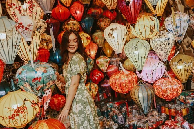 Hoi An Lantern Shop & Boat Photoshoot – Night Experience - Meeting point and what to expect on the ground
