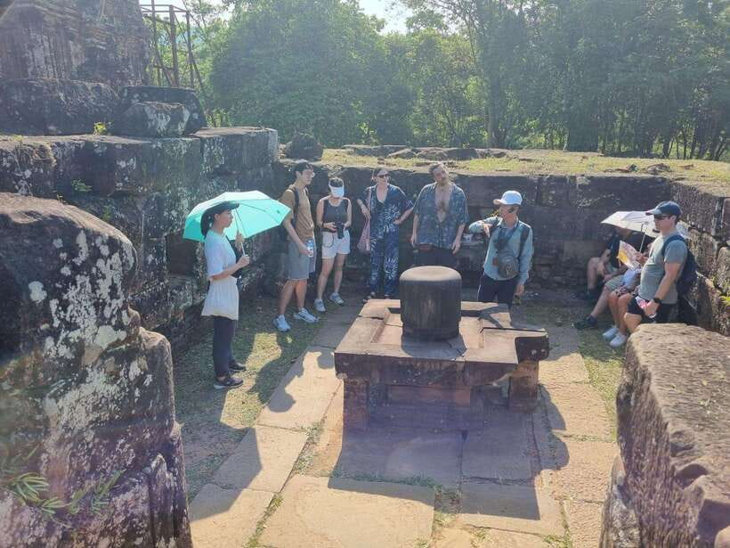 Hoi An: Marble Mountains, Monkey Mountain & My Son Day Tour - Da Nang lunch break: My Quang fuels a temple-heavy afternoon