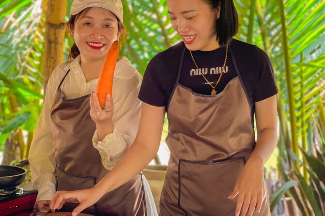 Hoi An: Market Visit, Basket Boat Ride, and Cooking Class - Price and logistics: why $29 can make sense here