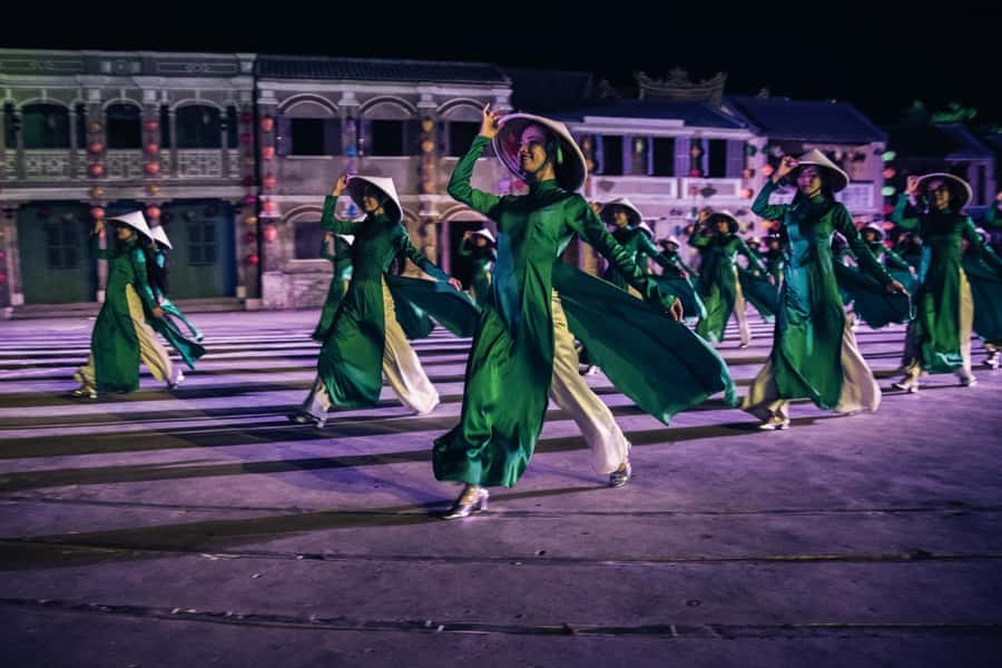 Hoi An Memories Show & Hoi An Impression Theme Park Ticket - When Staff Help Makes the Night Easier