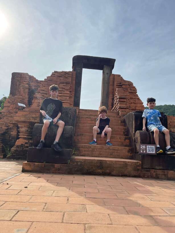 Hoi An: My Son Ruins; Bus-Boat-Cultural Show-Lunch-Guide - Break time and the return to Hoi An