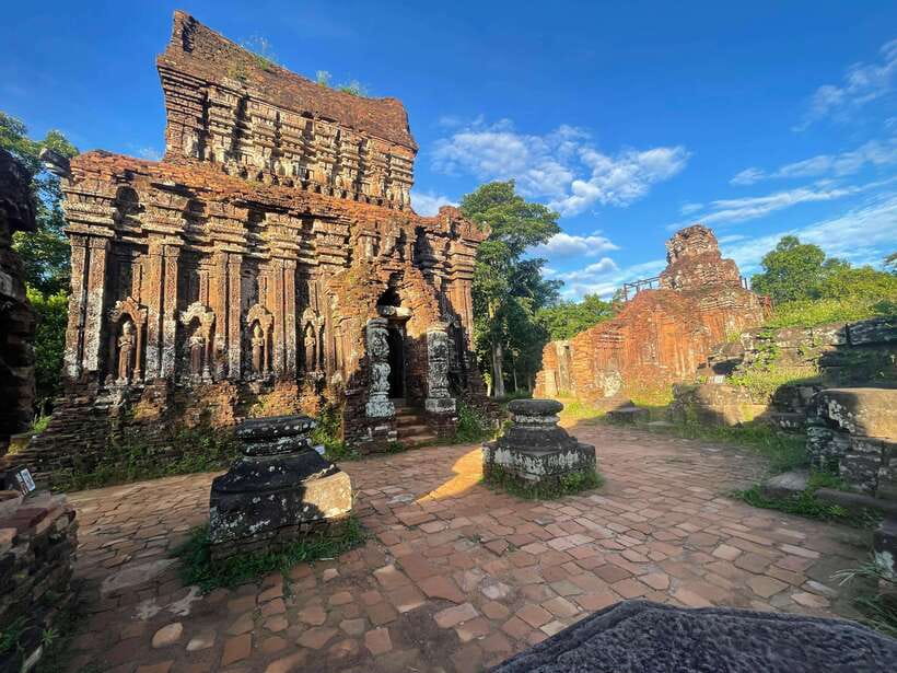 Hoi An: My Son Ruins: Guide-Bus-Boat-Cultural Show-Lunch - Early Pickup and Comfort on the Road to My Son
