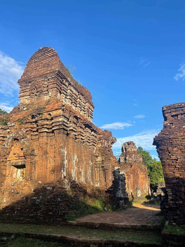 Hoi An: My Son Ruins: Guide-Bus-Boat-Cultural Show-Lunch - Thu Bon River Boat Ride Back to Hoi An Old Town