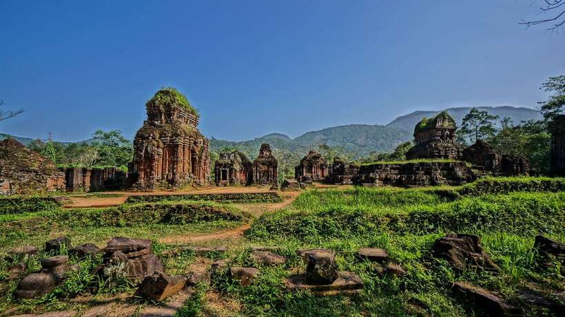 Hoi An: My Son Sanctuary 8 am/1 pm - Morning vs afternoon: how the meal plan changes your whole day