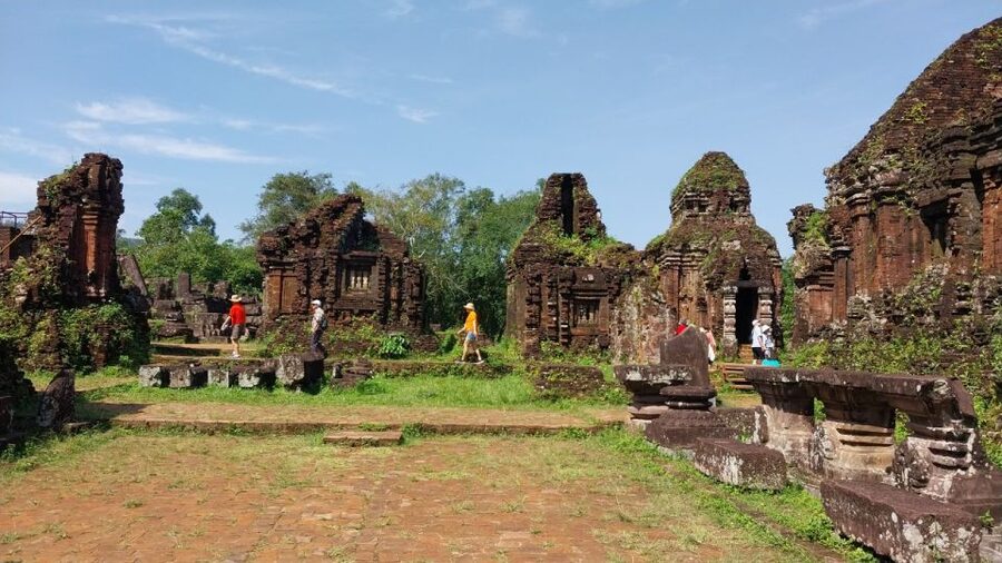 Hoi An: My Son Sanctuary Sunrise & Boat Trip w. Breakfast - Thu Bon River Boat Trip Back to Hoi An: Breeze, River Views, and Easy Photo Stops