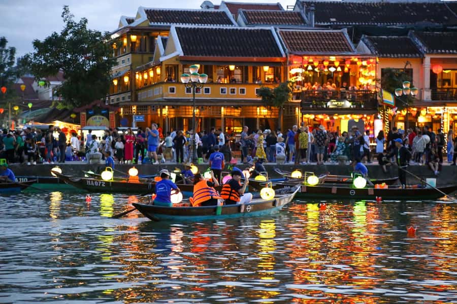 Hoi An : Night Boat Trip and Floating Lantern on Hoai River - Key Things to Know Before You Go