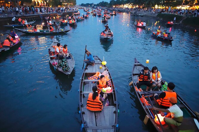 Hoi An Night Food Tour Motorbike & Lantern Cruise by Lady Rider - Dinner in a Local Home: White Rose, Wanton, Banh My, Cao Lầu