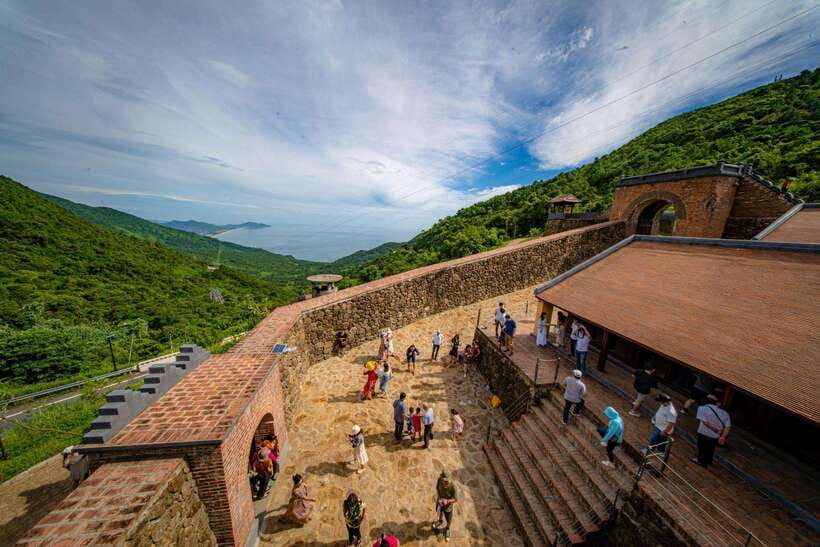 Hoi An: Private Car To/From Hue via Multi Attraction( 1-Way) - Golden Bridge at Ba Na Hills: worth it if you want the big icon