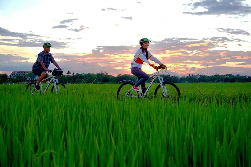 Hoi An: Private Evening Food Tour by Bike - Starting from Discova Day Tour Shop Hoi An and getting equipped