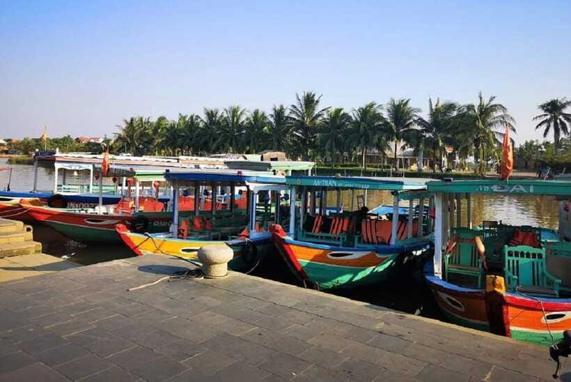 Hoi An: Private Lantern Cruise on the Thu Bon River - Fishing life on the Thu Bon: the real-world view