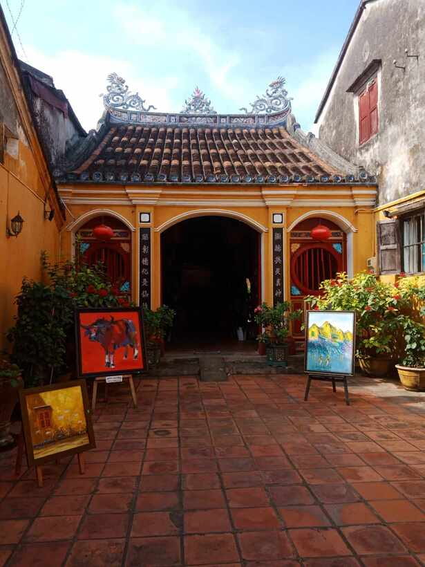 Hoi An: River Lantern Boat Experience with Free 5G eSIM - Meeting at 153 Trần Phú: fast start, clear wayfinding